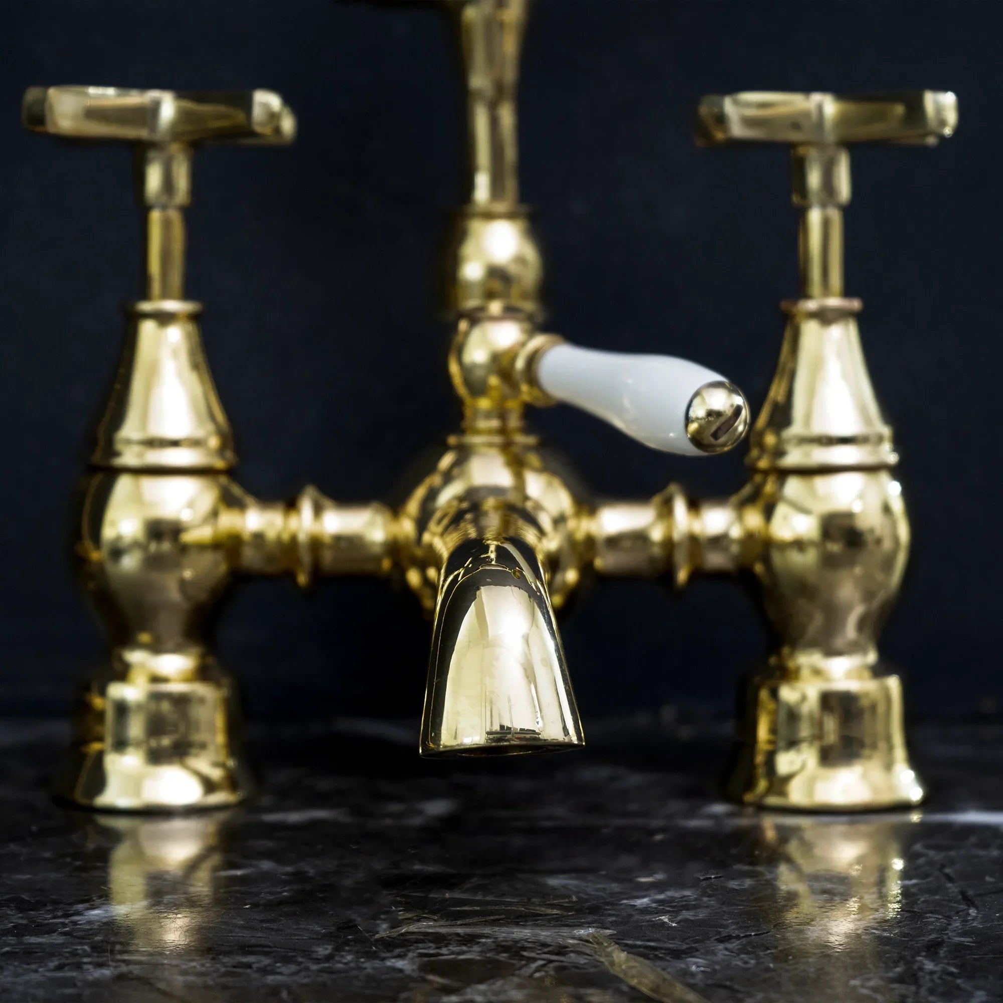 Unlacquered Brass Tub Filler in Gold