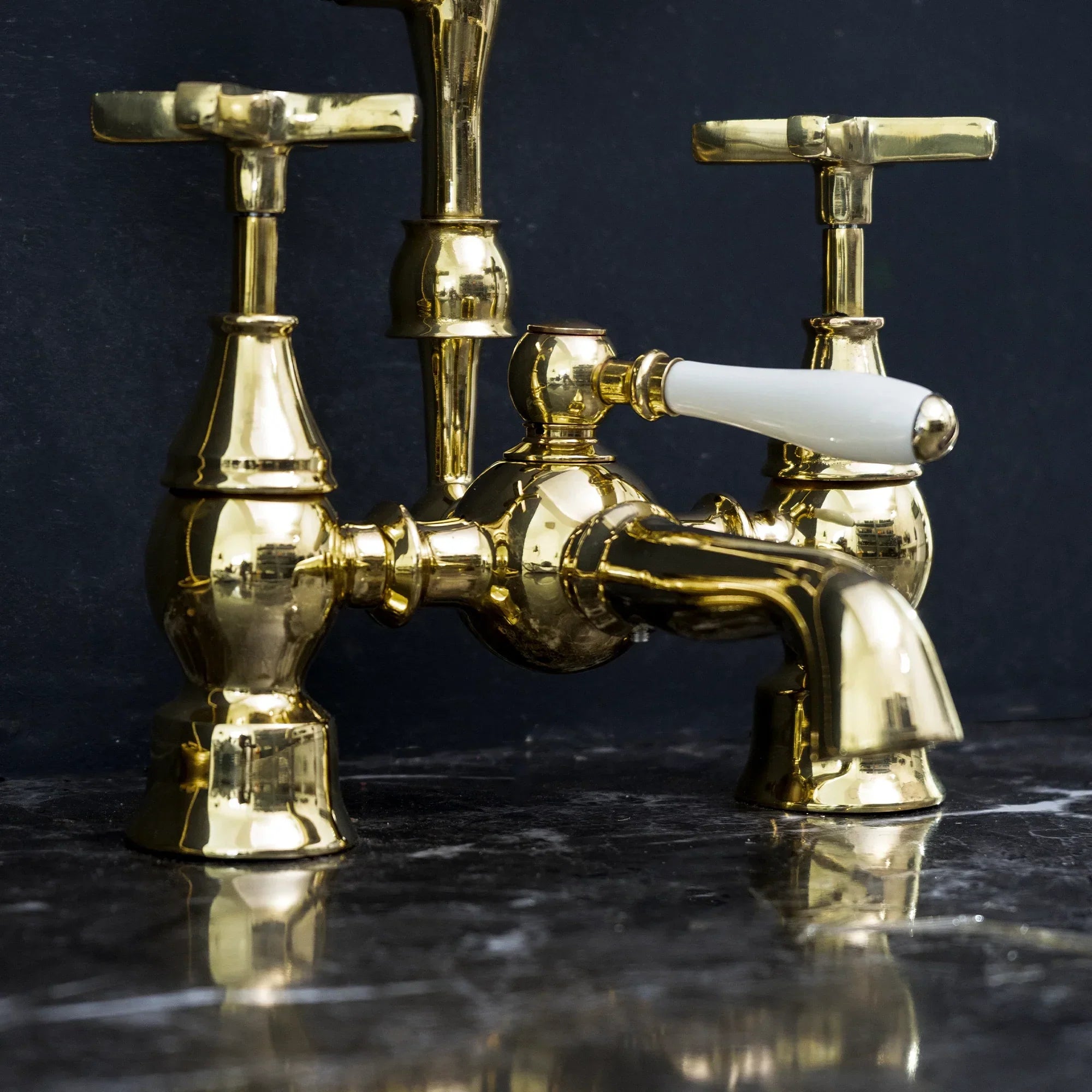 Unlacquered Brass Tub Filler in Gold