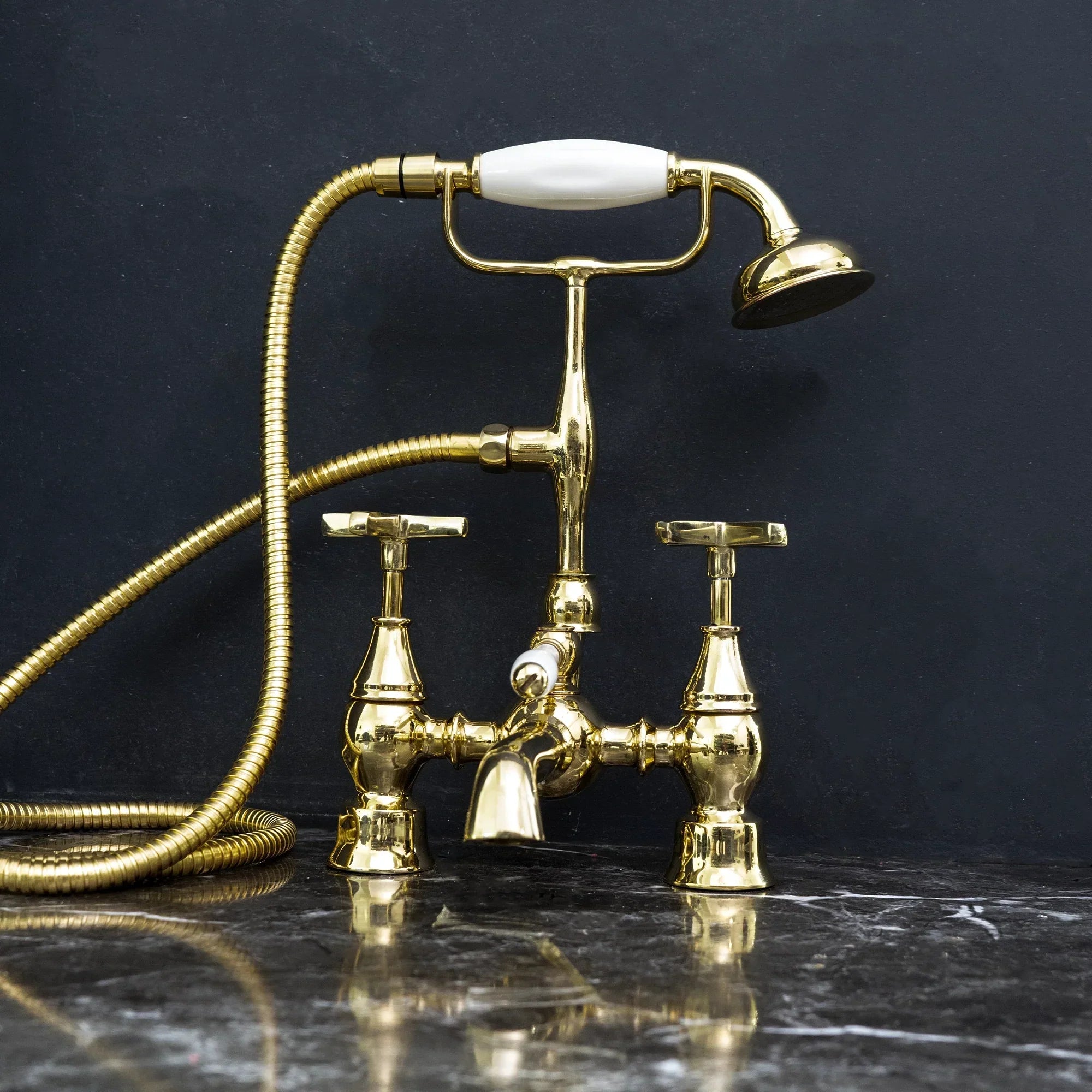 Unlacquered Brass Tub Filler in Gold