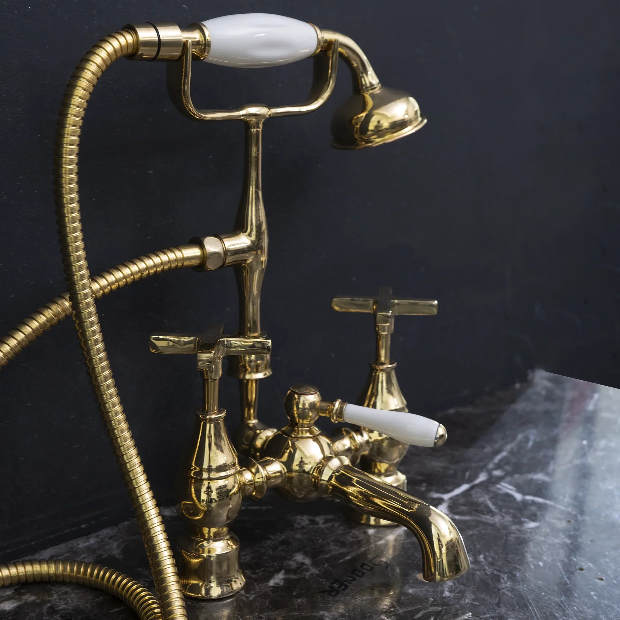 Unlacquered Brass Tub Filler in Gold