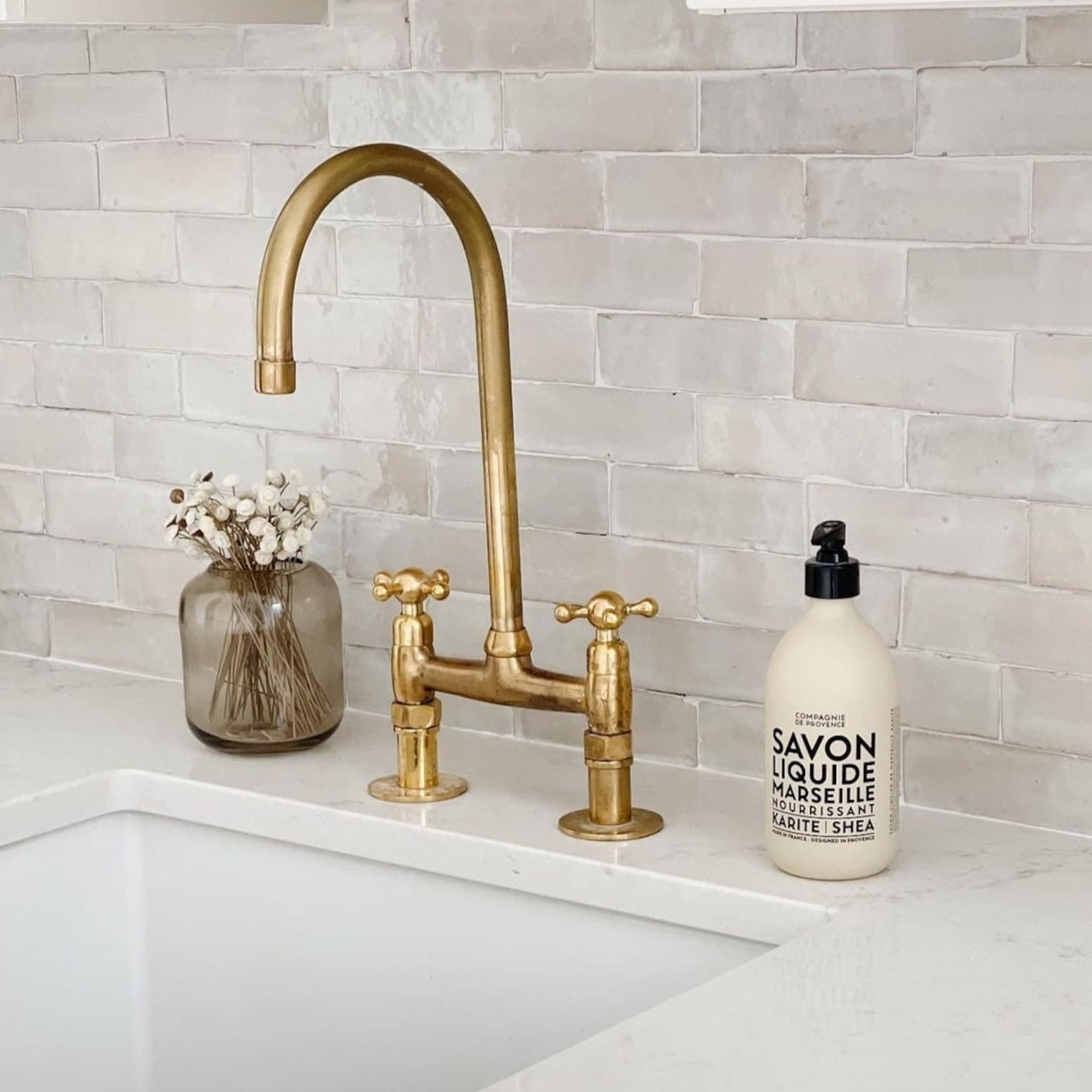 Unlacquerd Brass Sink Faucet With Short Legs